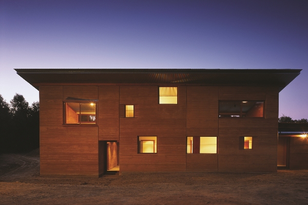 Casa de terra eco-eficiente na Austrália