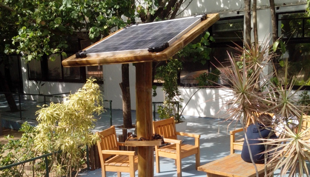 Poste Solar feito em Bambu