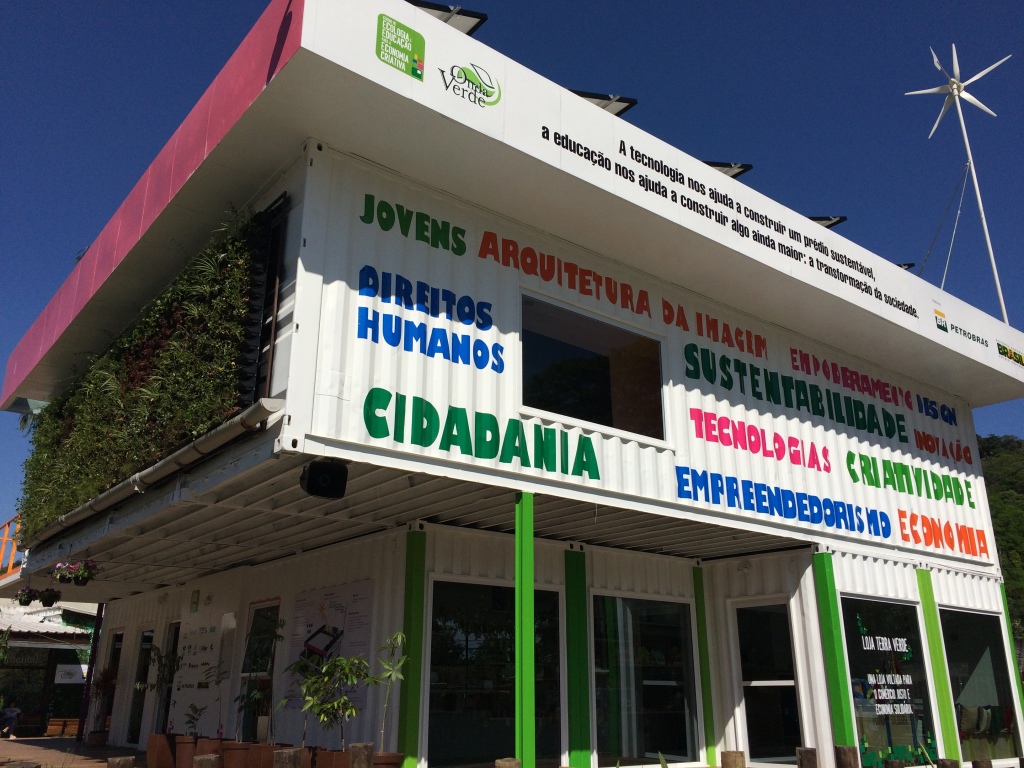 Edificação em container