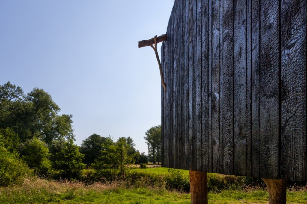 CASA COM MATERIAIS NATURAIS