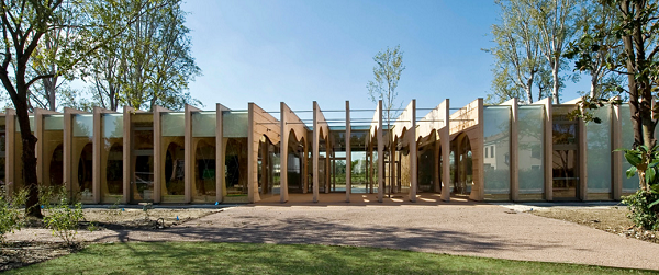 Elementos sustentáveis em escola primária na Itália