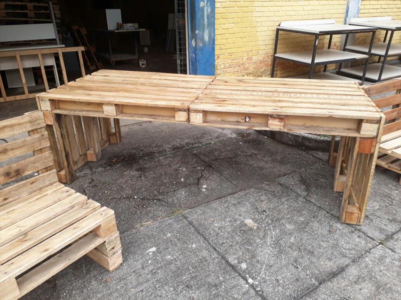 Pallets viram móveis em curitiba