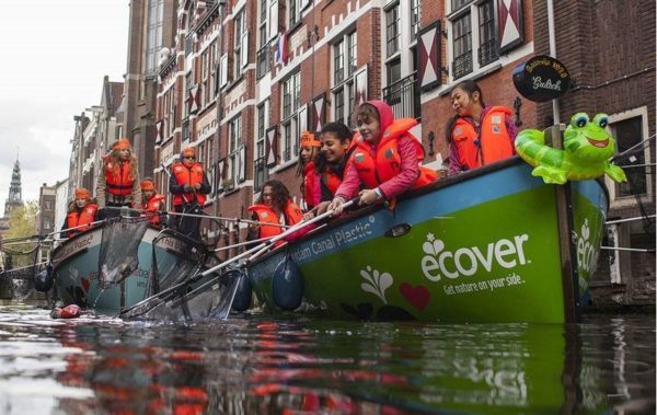 móveis sustentáveis lixo plástico Amsterdã
