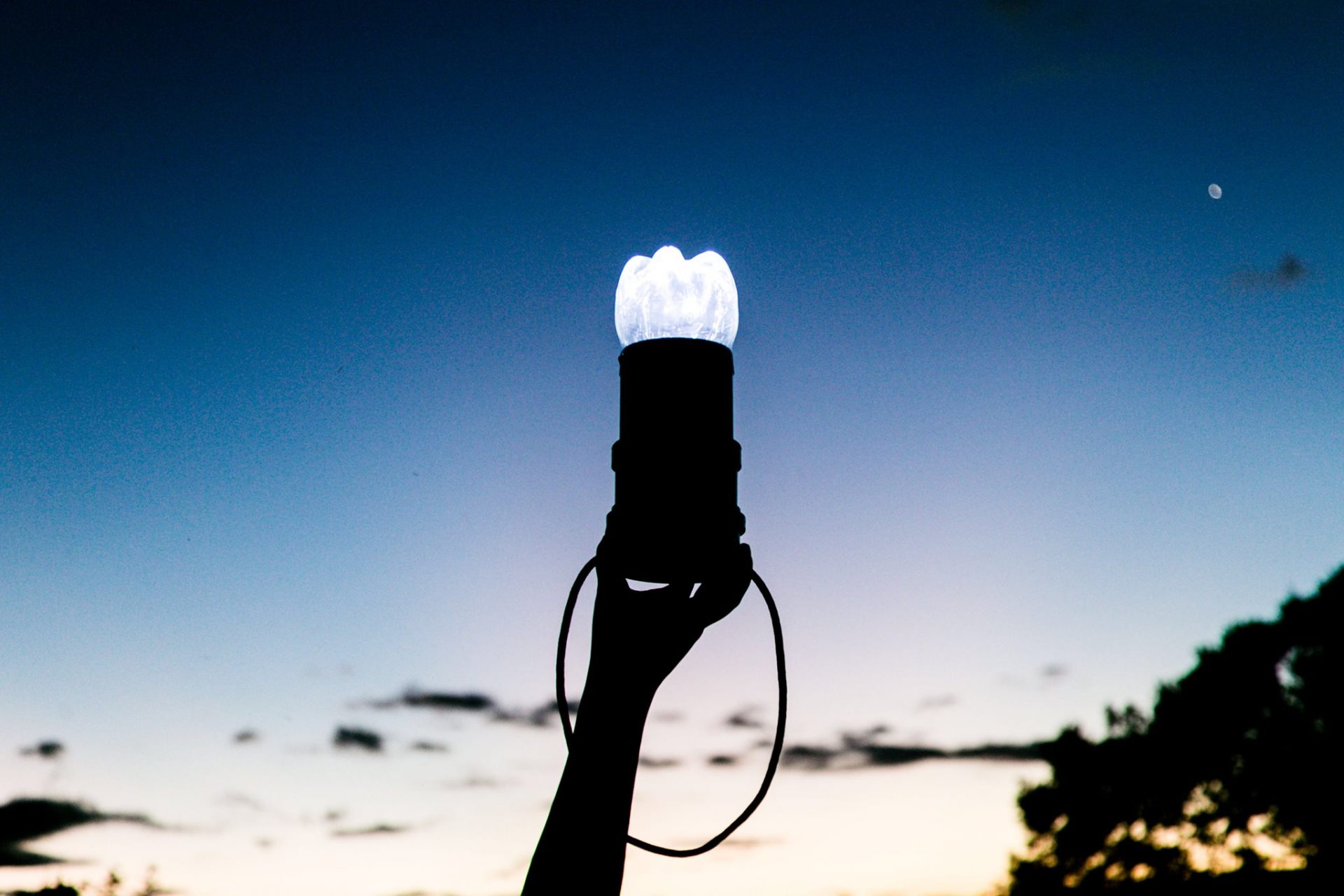 iluminando a comunidade