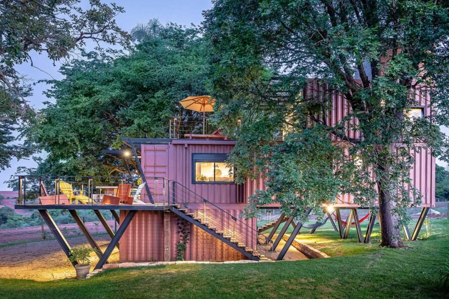 Casa Container suspensa