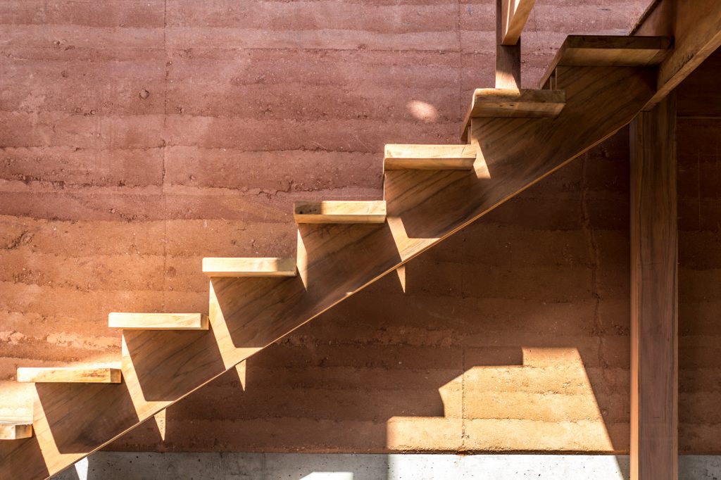 detalhe escada e taipa