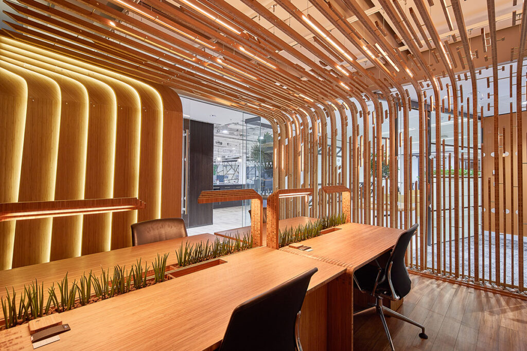 Escritório une design biofílico e tecnologia para trazer mais saúde e felicidade