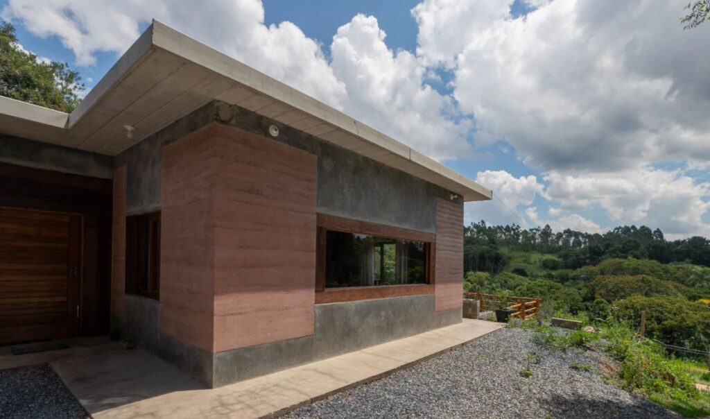 Ecocasa fachada em terra