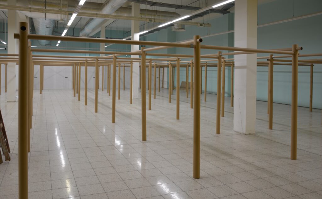 Shigeru Ban centros de refugiados ucranianos com papelão