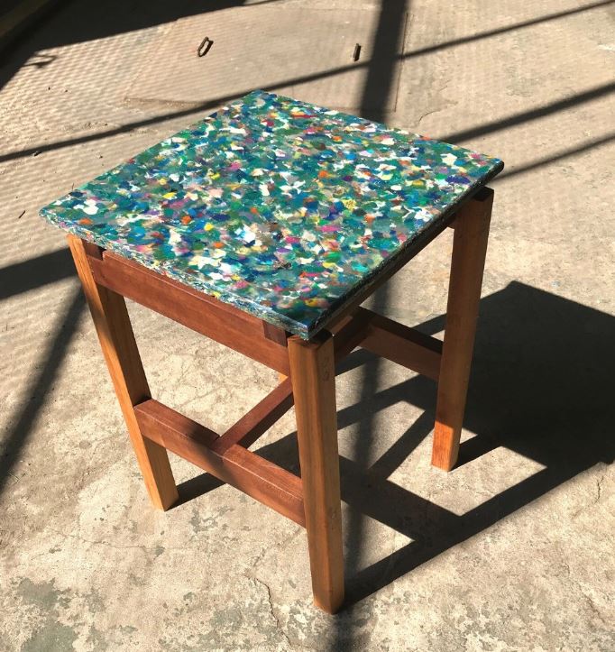 banco de material reciclado