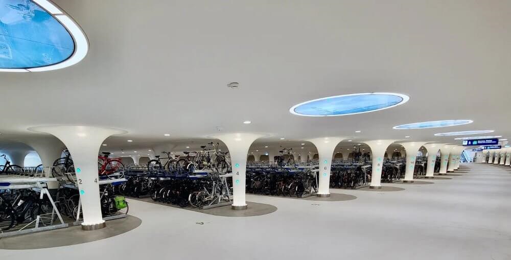 GARAGEM SUBAQUATICA PARA BICICLETAS interior