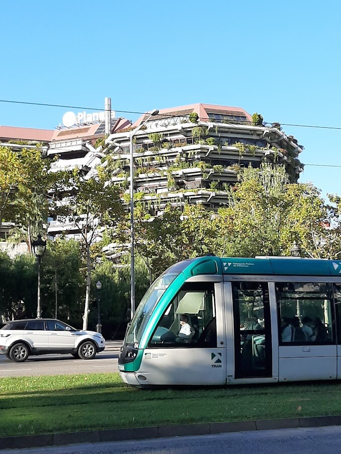 TRANSPORTE PUBLICO TRAM VIA barcelona