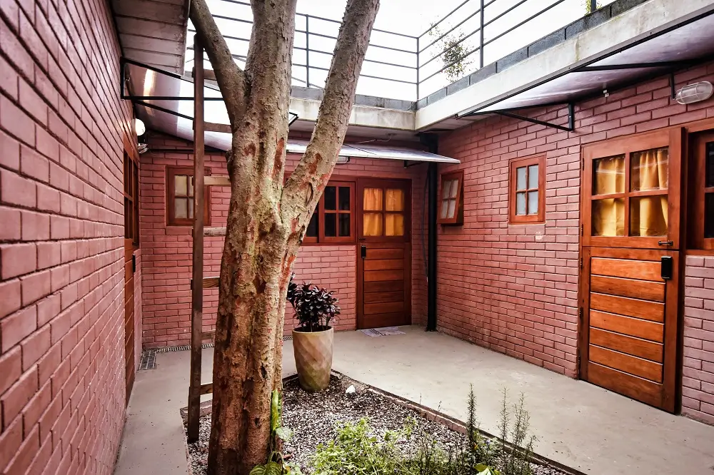 Studios Pau Brasil pátio interno - arquitetura sustentável